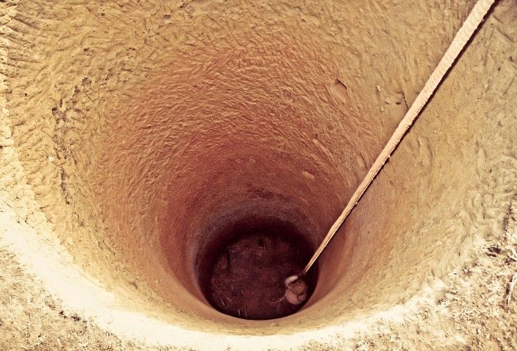 Excavación de un pozo en una parcela de Valencia